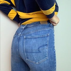 American Eagle Medium Wash Jeans